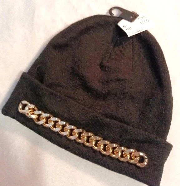 Bonnet noir avec chaîne dorée Taille 1